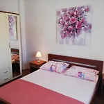 In With Seaview, Balcony, Air Condition, Wifi Appartamento Sevid