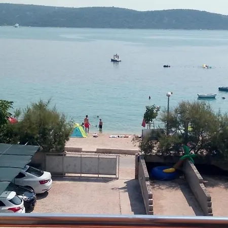 In With Seaview, Balcony, Air Condition, Wifi Sevid