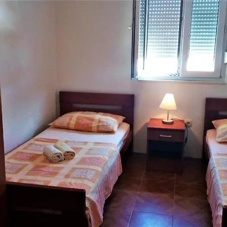 In With Seaview, Balcony, Air Condition, Wifi *